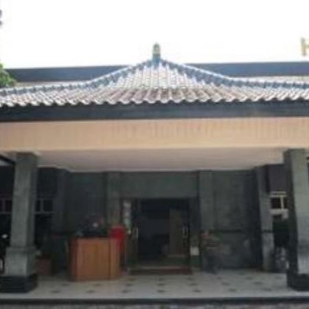 Mutiara Hotel Malang Buitenkant foto