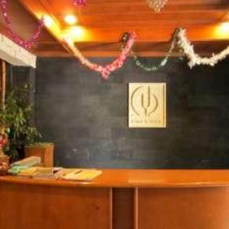 Mutiara Hotel Malang Buitenkant foto